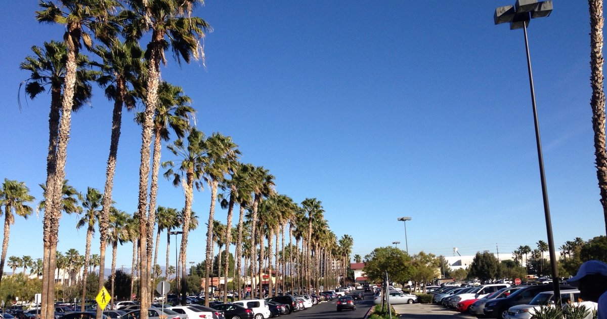 Chatsworth, Los Angeles streetscape